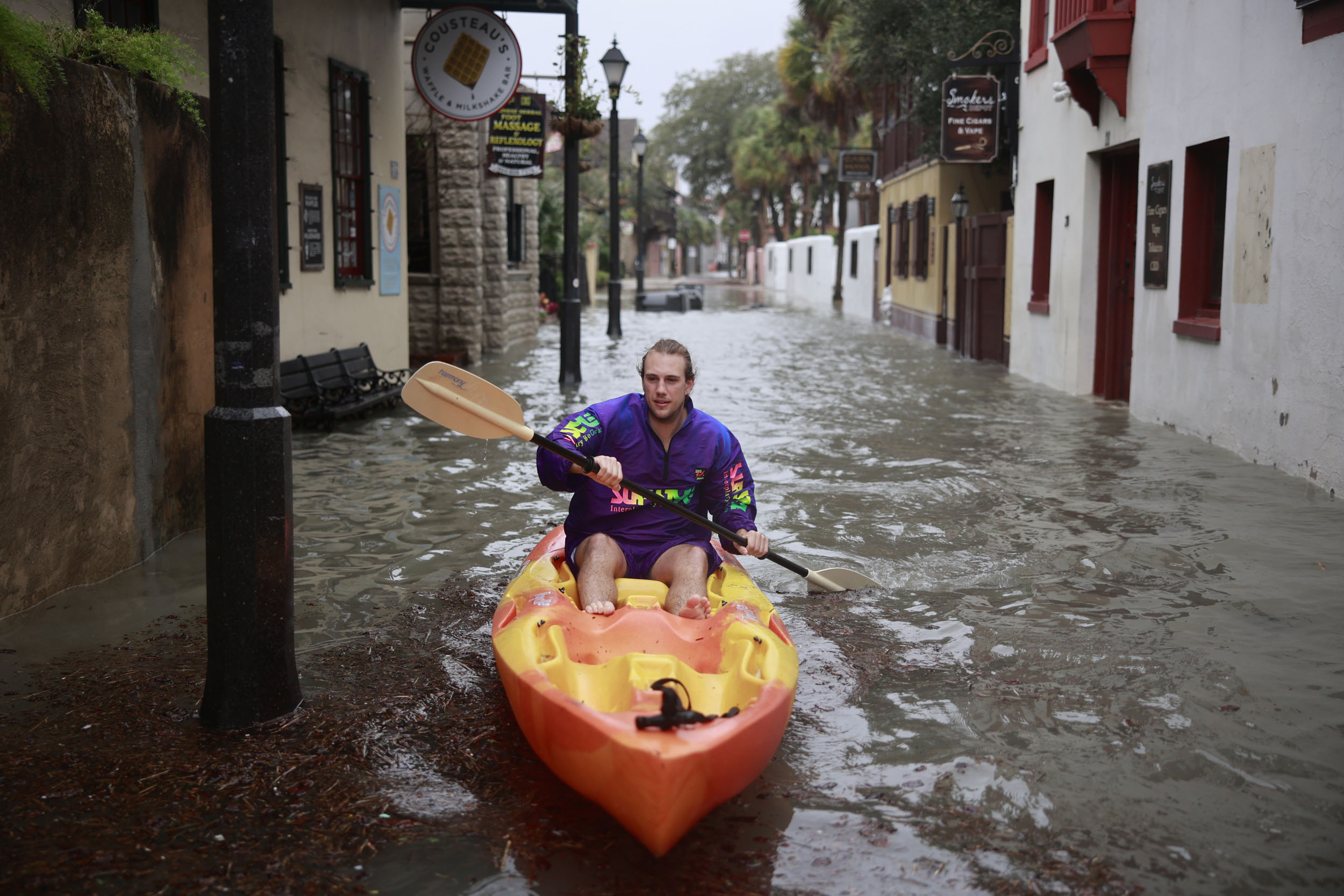 Hurricane Nicole 04